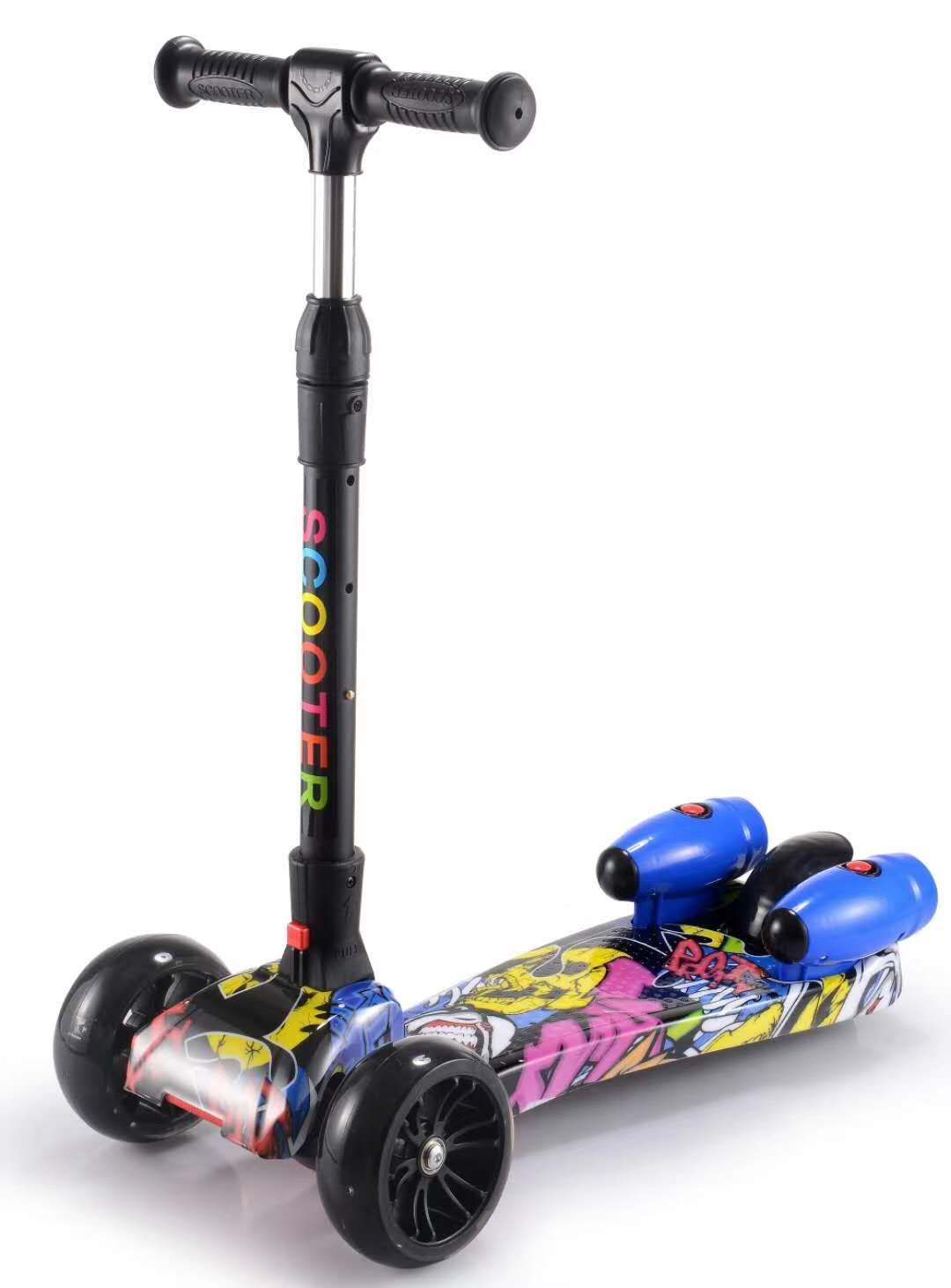 The 2022 new model of spray scooter has a mobile phone that can be connected to Bluetooth, wheels with lights, a simple folding spray scooter with sound effect and water, and adjustable pole height. It is a folding spray children's scooter details Picture
