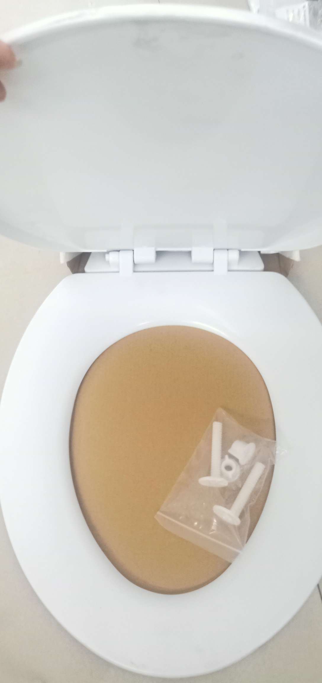 塑料马桶盖，座便器盖板，吸塑盖板白底实物图