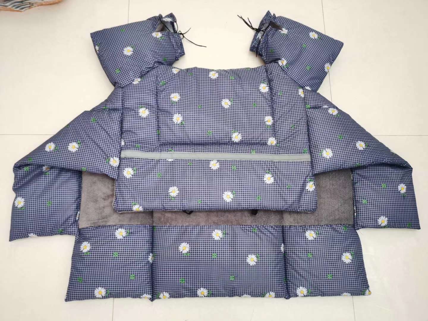 Flanking with fleece pockets