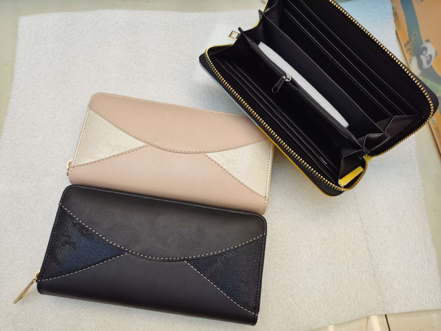 Women's Clutch Purse Korean Leather Bag Multi-Functional Leather Bag details Picture