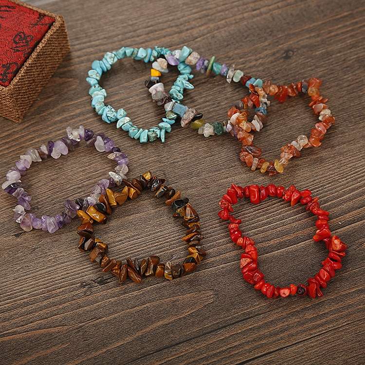 Natural crushed stone bracelet, elastic bracelet Application Scenario