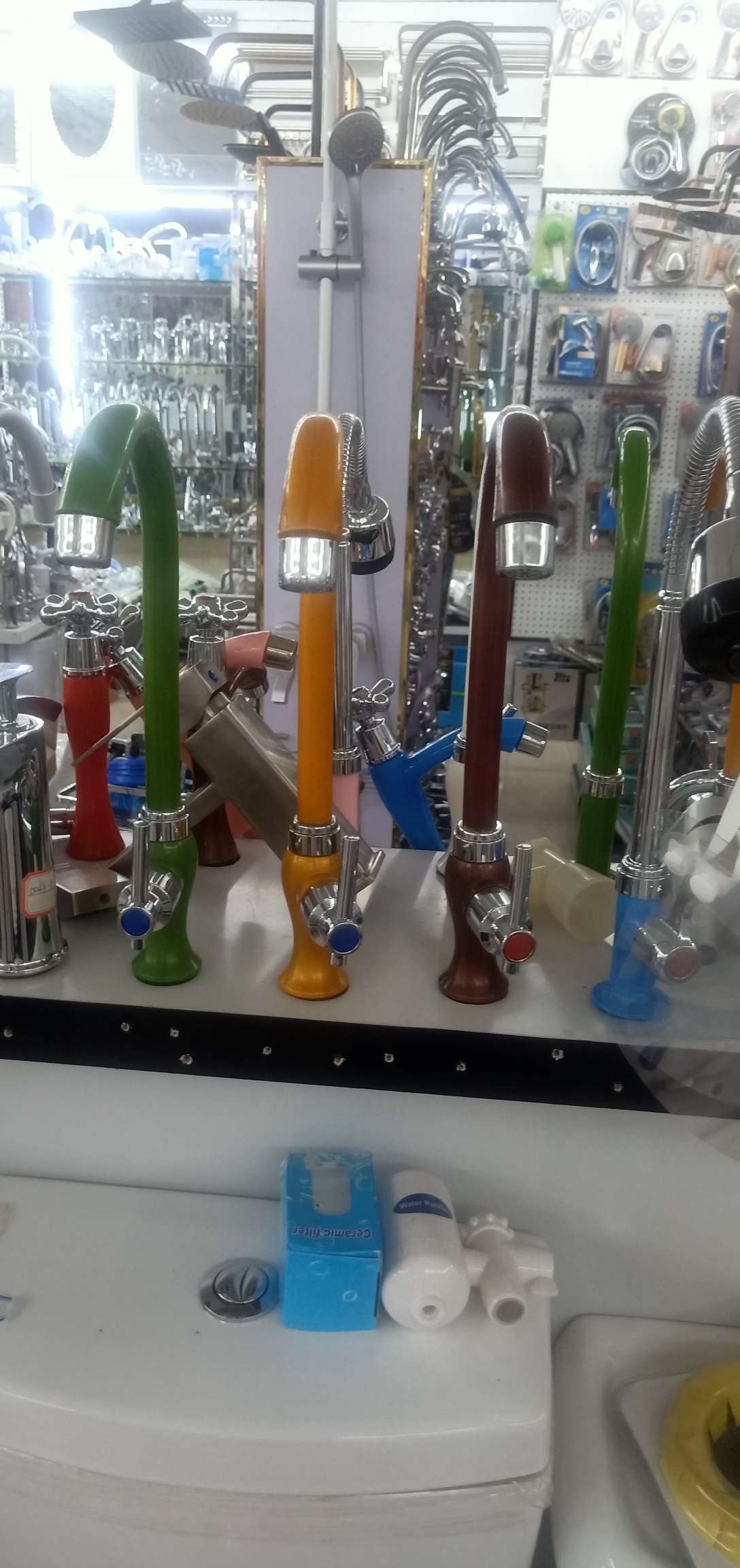 塑料单冷龙头，中立式单冷龙，柱盆专用龙，水槽单冷龙头，卫浴单冷龙头，水龙头。细节图