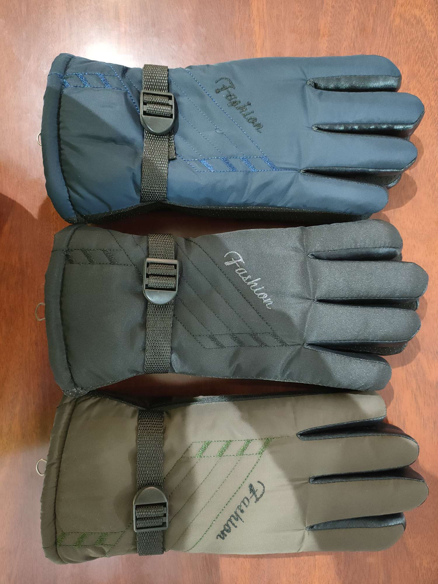 Casual embroidered gloves for men