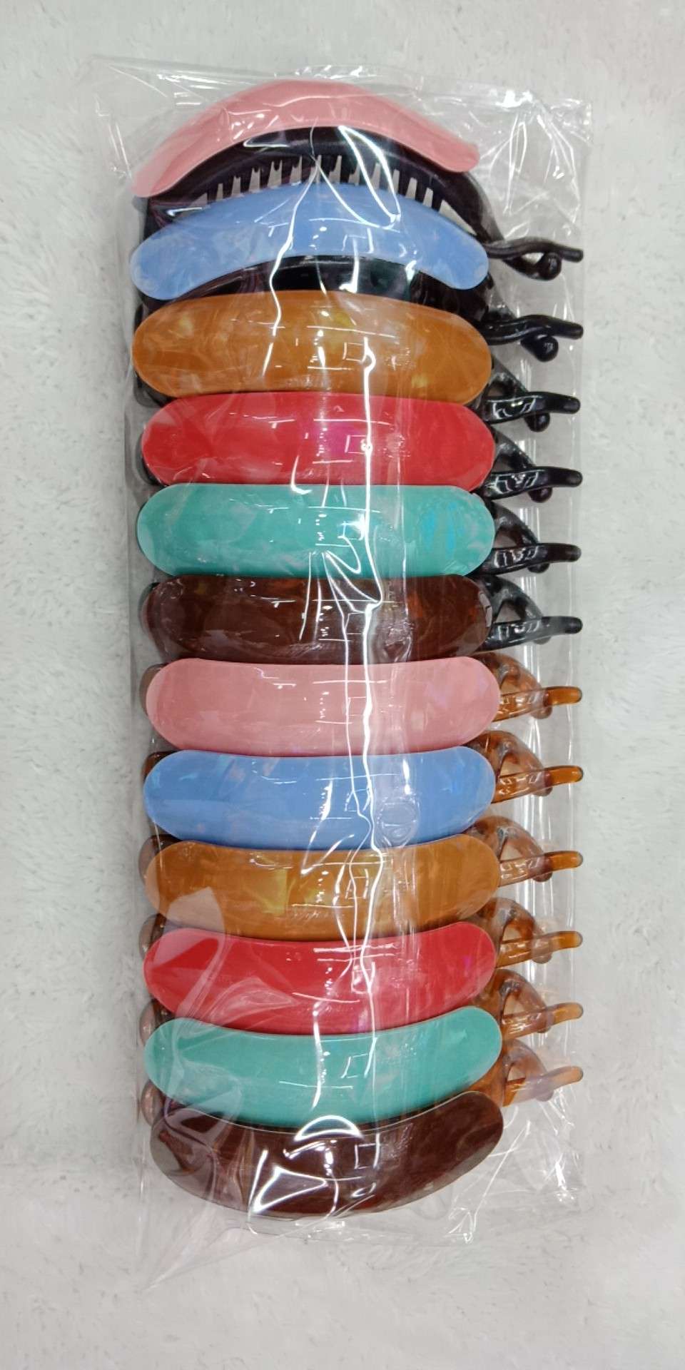 Small twist clip is 8 cm thumbnail