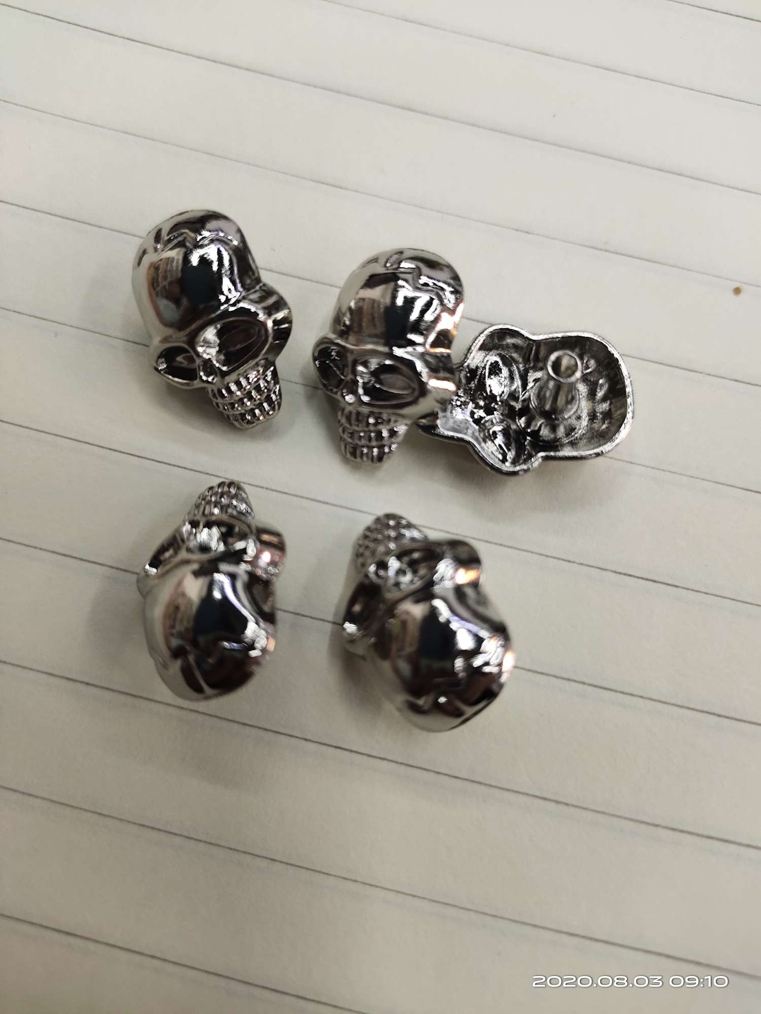 Supply various hand tapping molds. Slot buckle mold, air hole mold, rivet cap nail mold, four-piece buckle mold Specification image