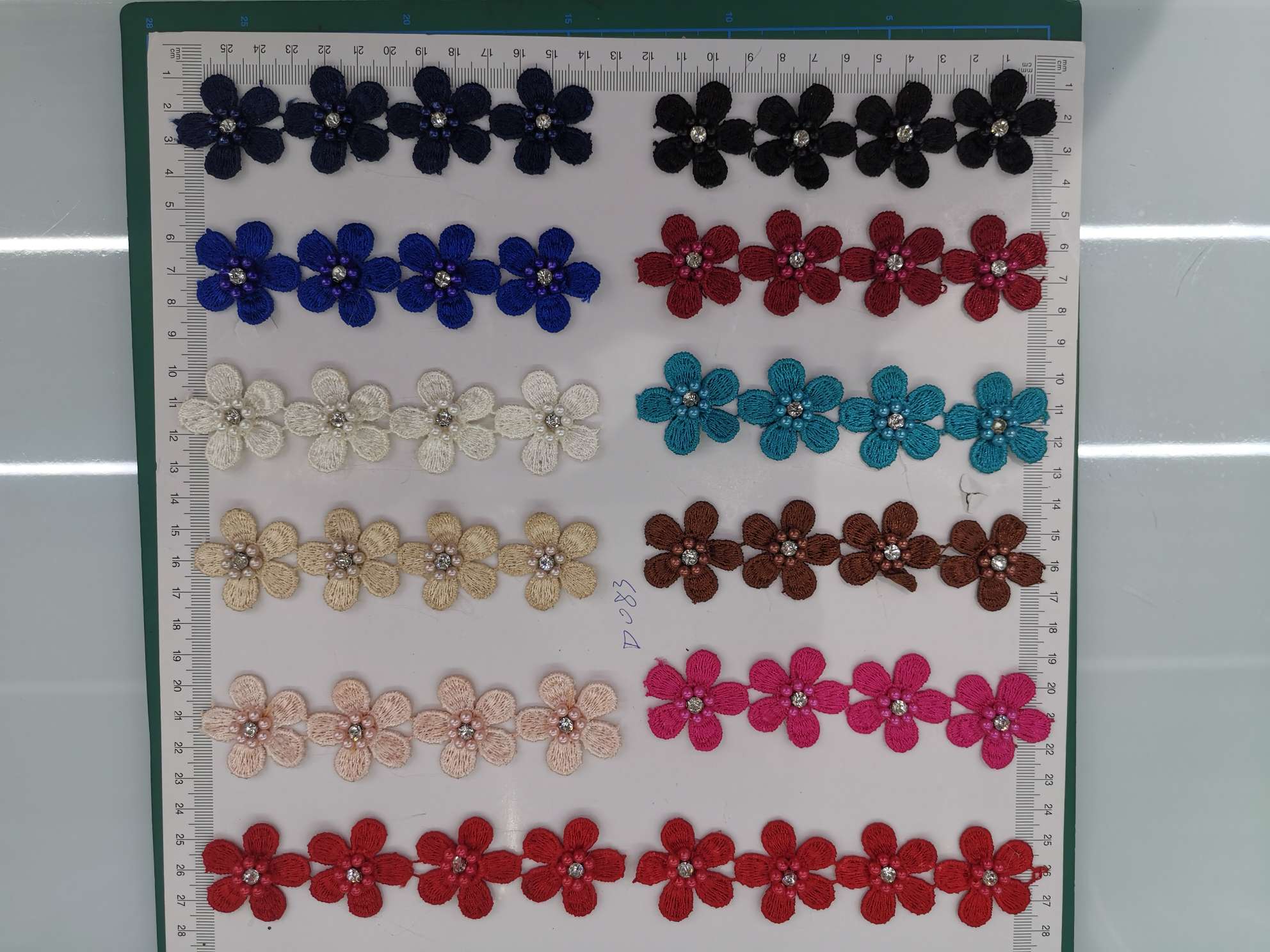 Best-selling factory direct sales Tianjiao lace Embroidery Lace hand-stitched beads D083 details Picture