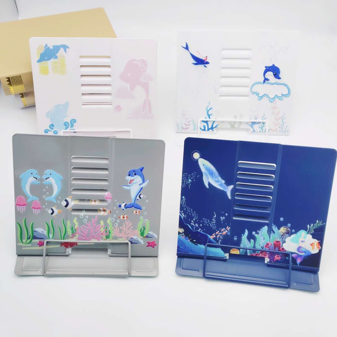 Little dolphin reads the bookshelf thumbnail