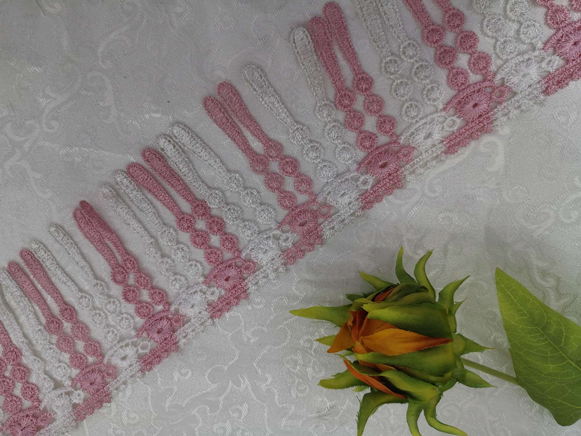 Tianjiao Lace Factory directly sells high-end auxiliary materials, two-color thread polyester water-soluble barcode embroidery lace, 10568