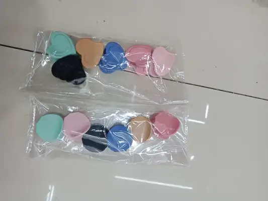 South Korea top with a heart-shaped round trumpet claw thumbnail