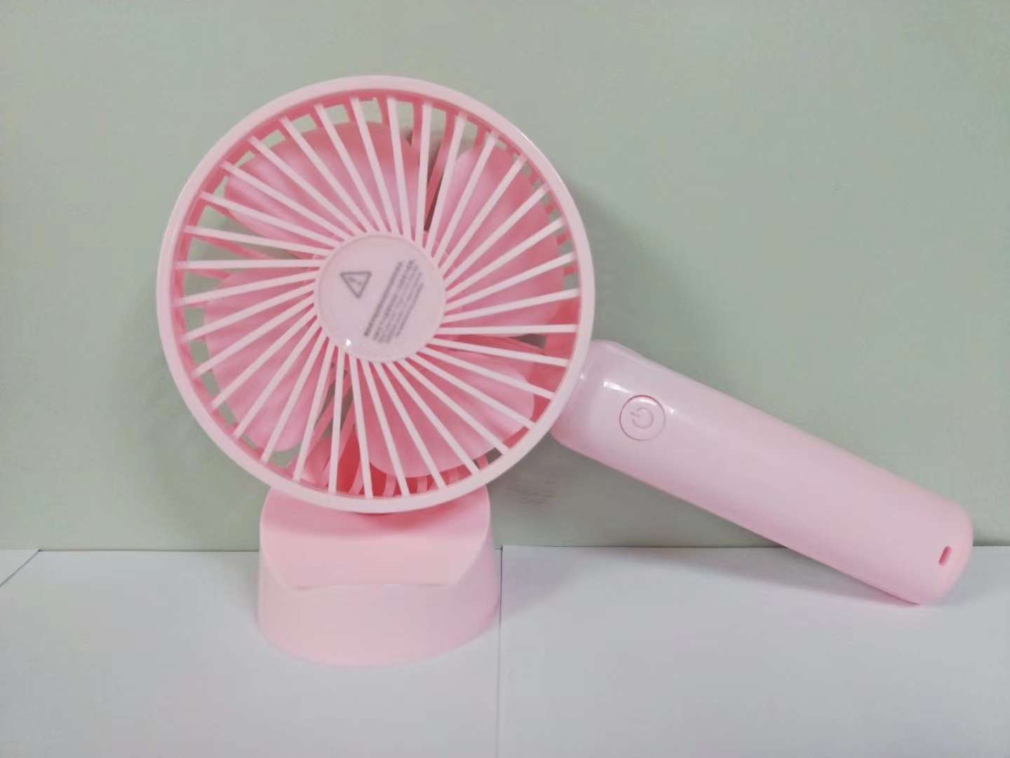 手持风扇白底实物图