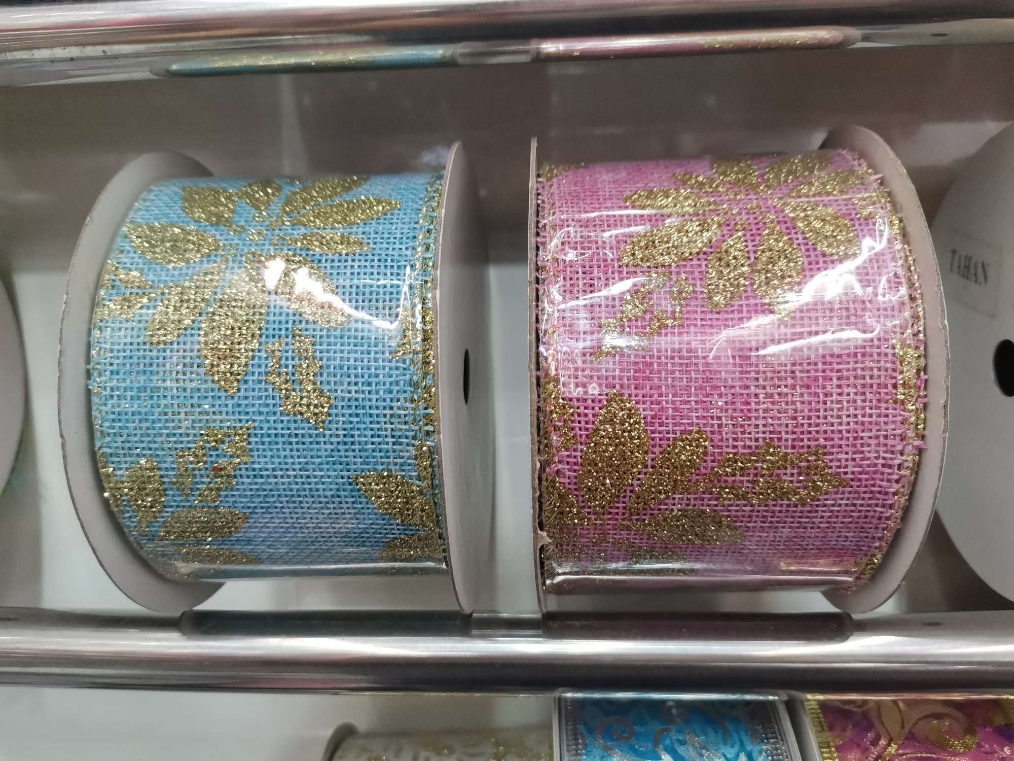 Imitation linen with pastel ribbons details Picture