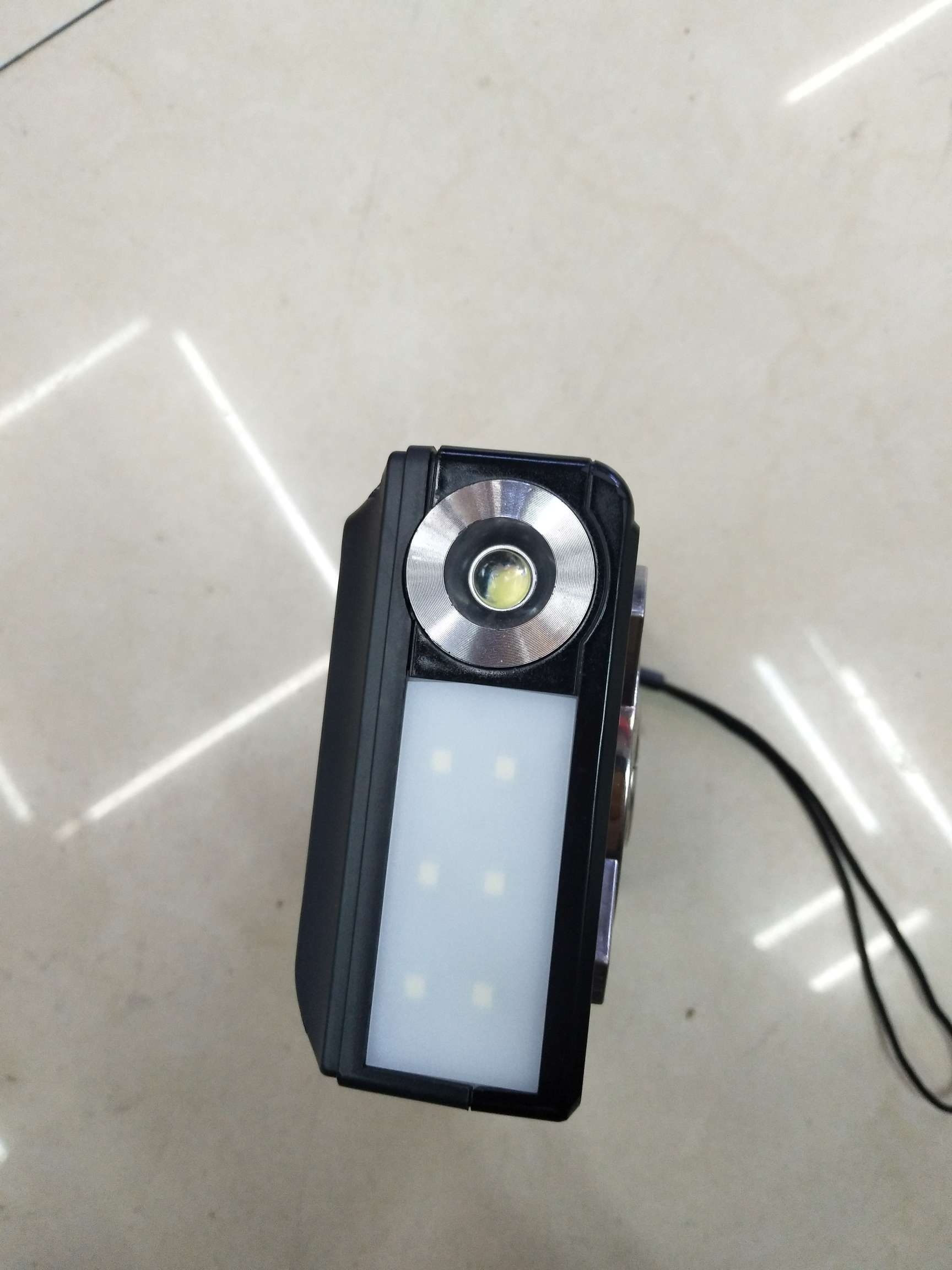 2605LED充电带灯插卡收音机细节图