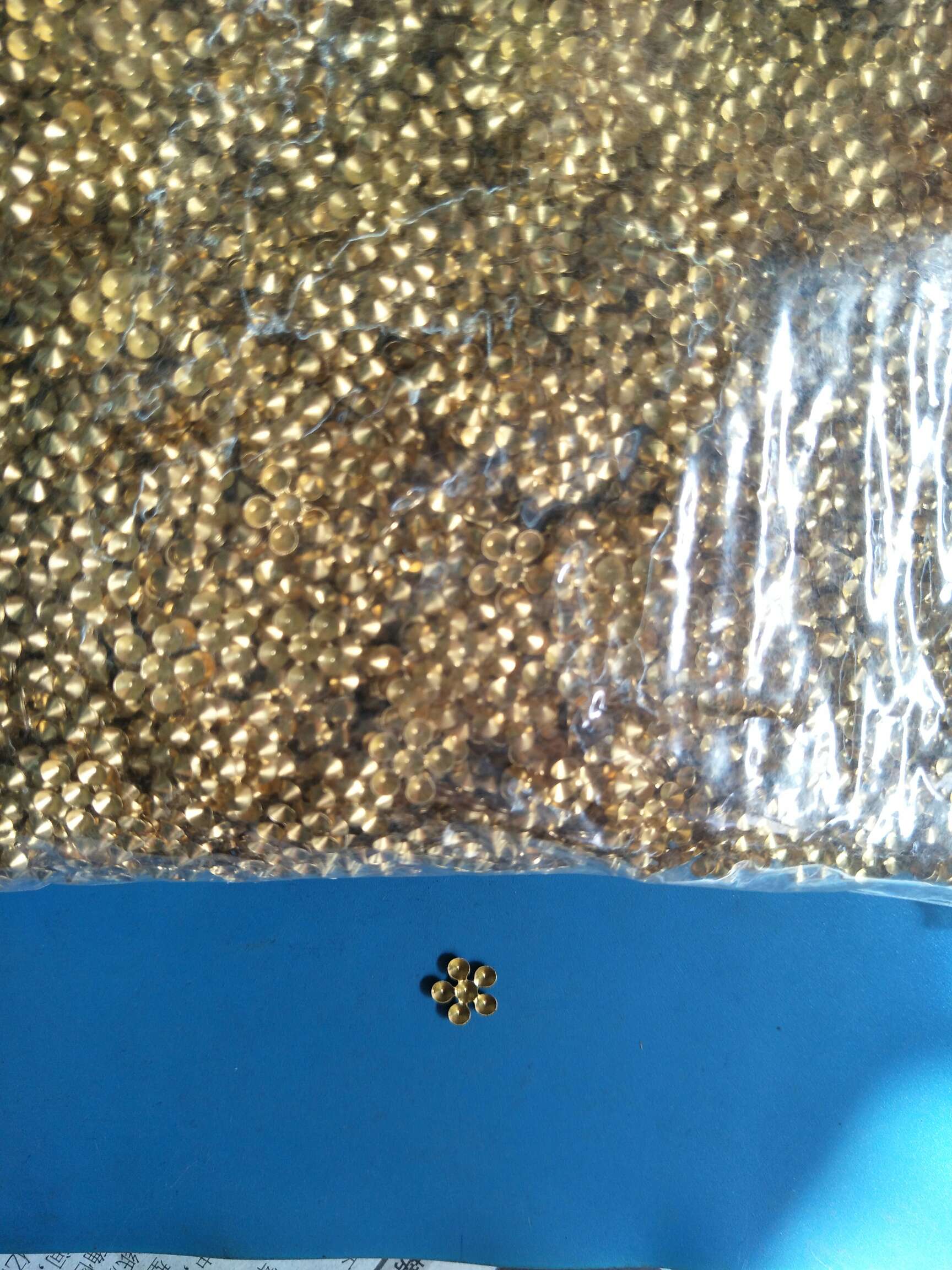 饰品铜配件163梅花(3.5)   (5000一包)