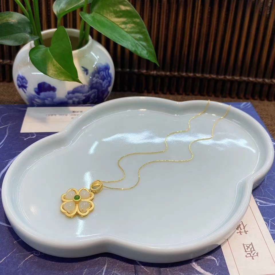Hetian jade ancient silver clavicle chain ~ Lucky four leaf clover thumbnail