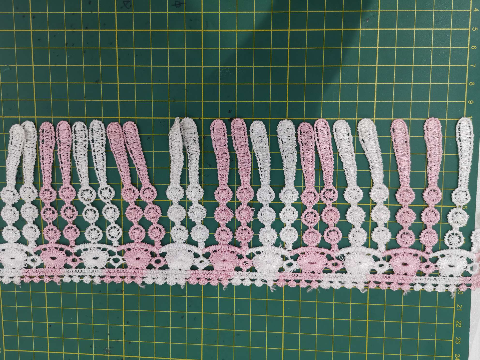 Tianjiao Lace Factory directly sells high-end auxiliary materials, two-color thread polyester water-soluble barcode embroidery lace, 10568 details Picture