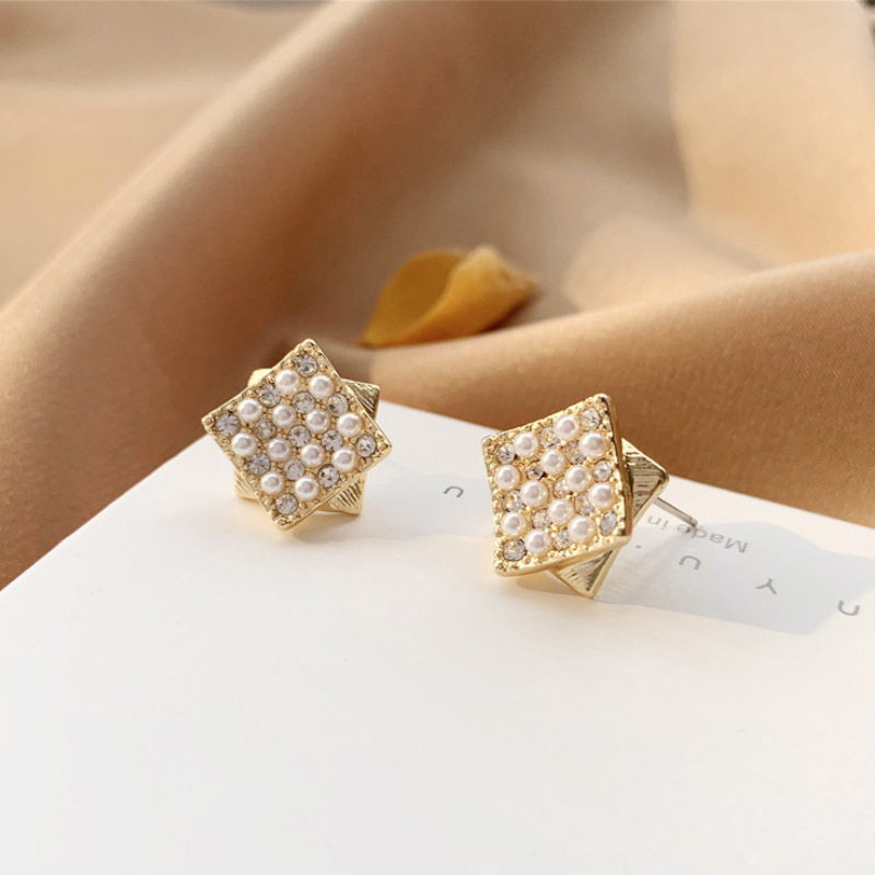 Double-layer pearl earrings