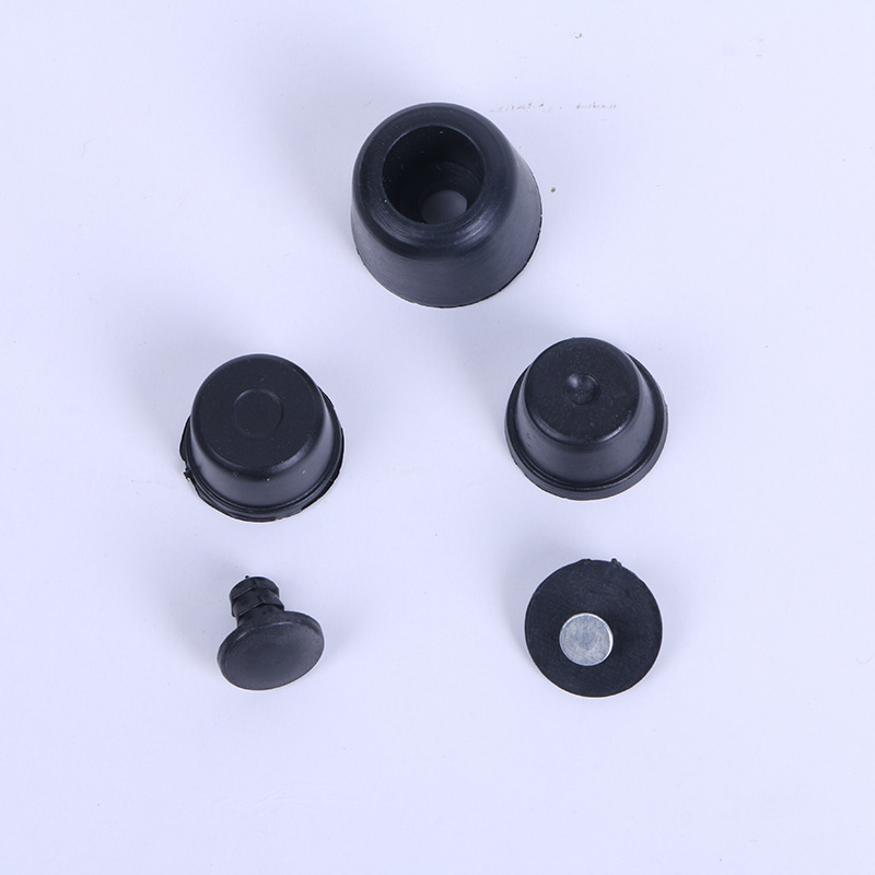 Factory wholesale of luggage accessories, shock-absorbing luggage, plastic standing feet, nail foam, pull rods, box material, foot pads, and other accessories in stock details Picture