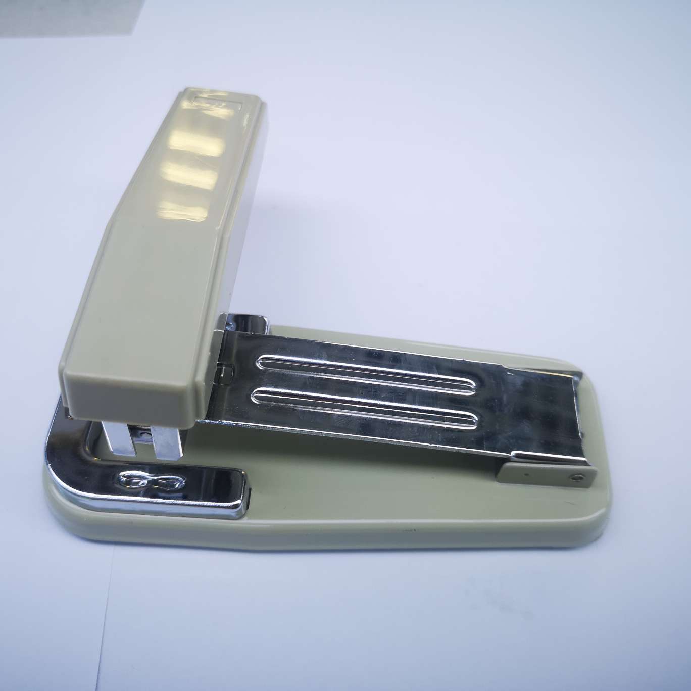 订书机、起钉器实物图