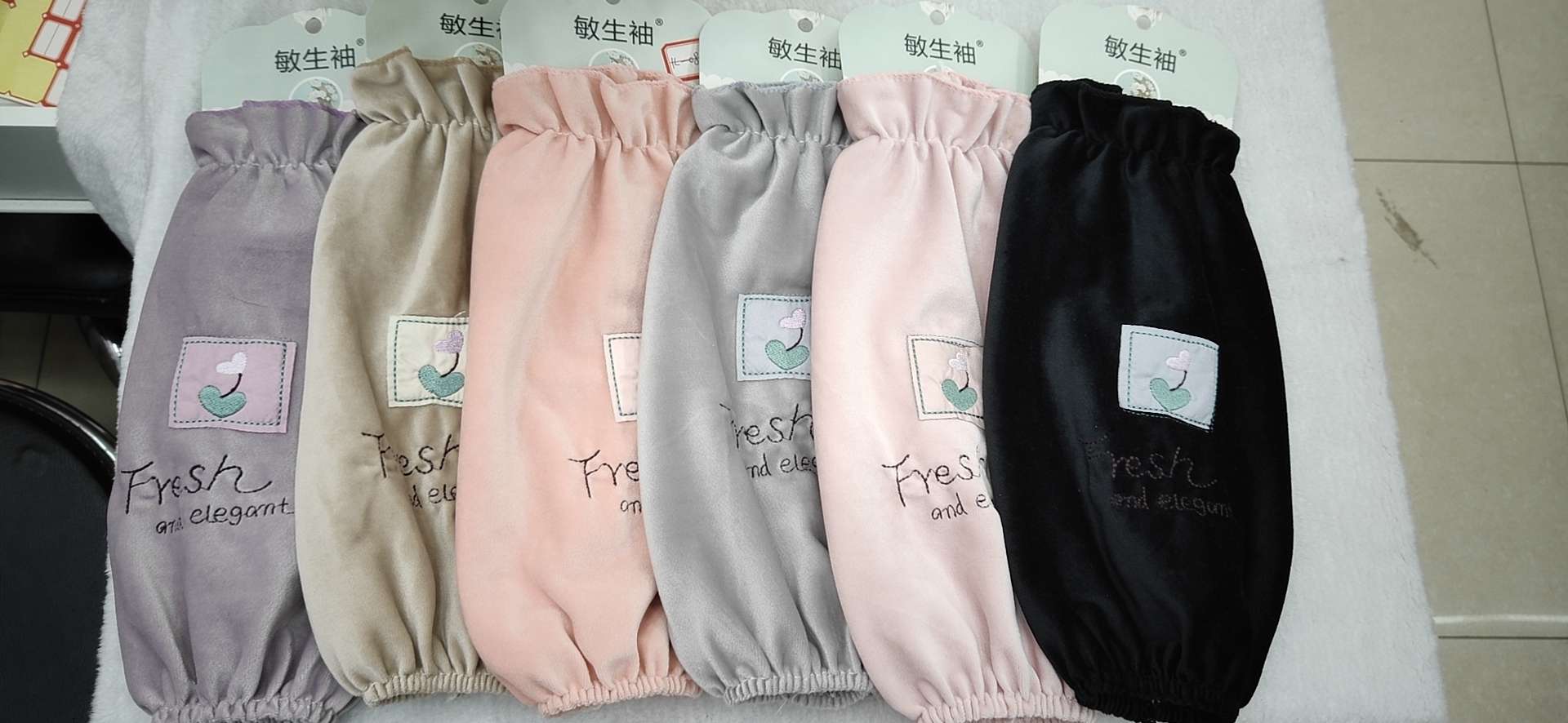 Autumn And Winter Sleeves Fashion Sleeves details Picture