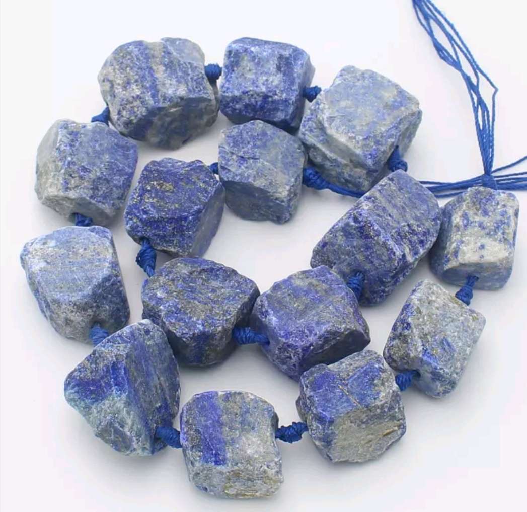 Natural gemstone agate is the material for a shaped necklace and knotting bracelet details Picture