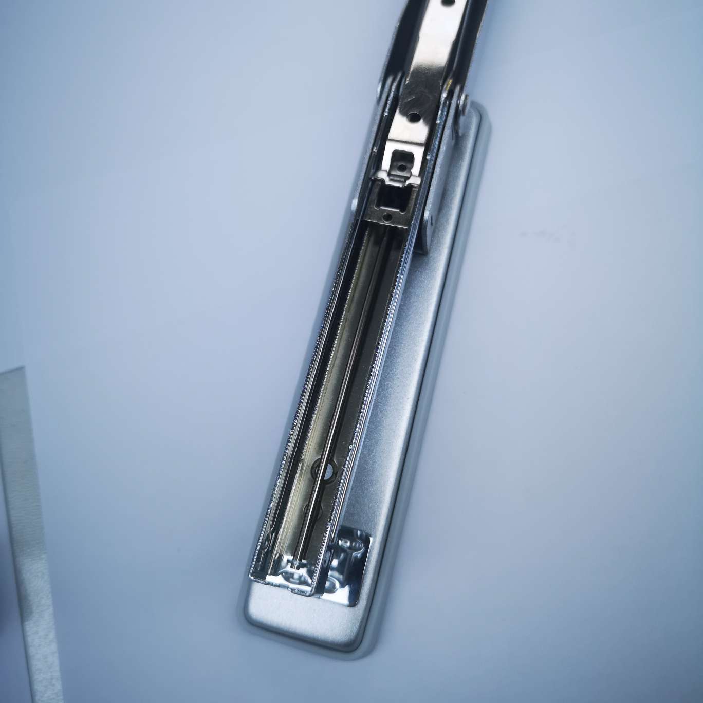 Yizhi King 2808 thick layer machine, 72 pieces per piece, suitable for nails of 24-6 and 23-8, can be customized with 30-50 pages of paper, each piece mixed color, double grooves. Specification image