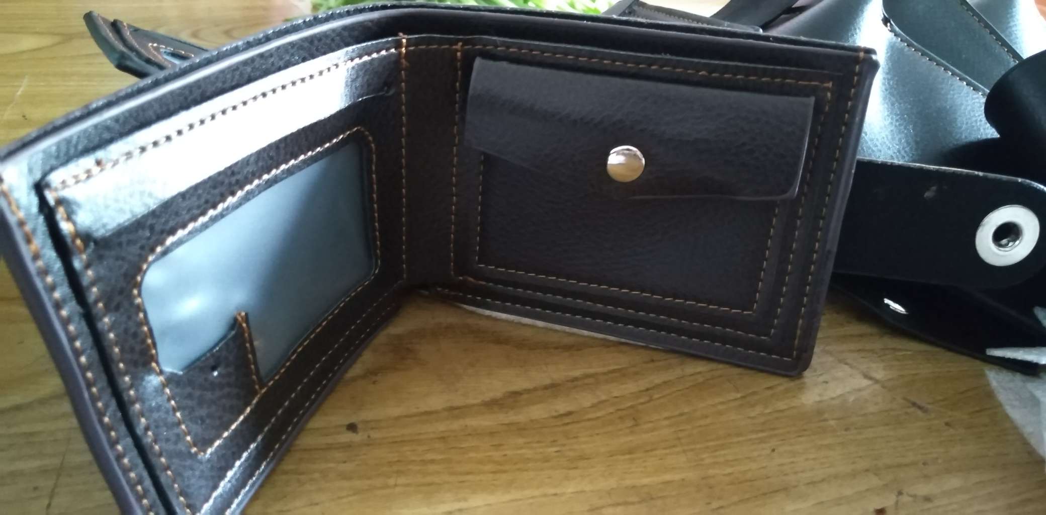 男士钱包，带零钱袋带扣短款钱包，001反拉链带扣钱包产品图