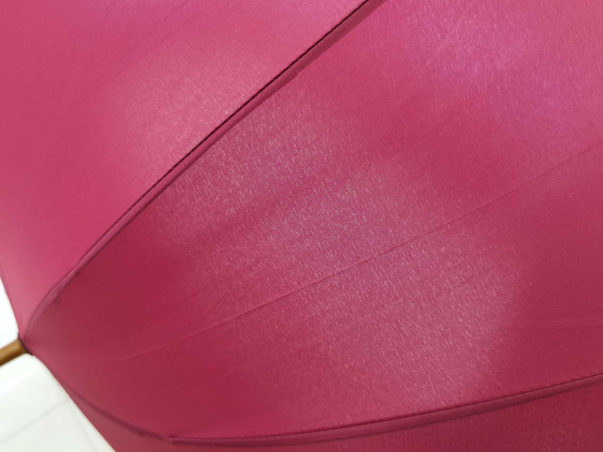 A 16-piece straight-pole umbrella Specification image