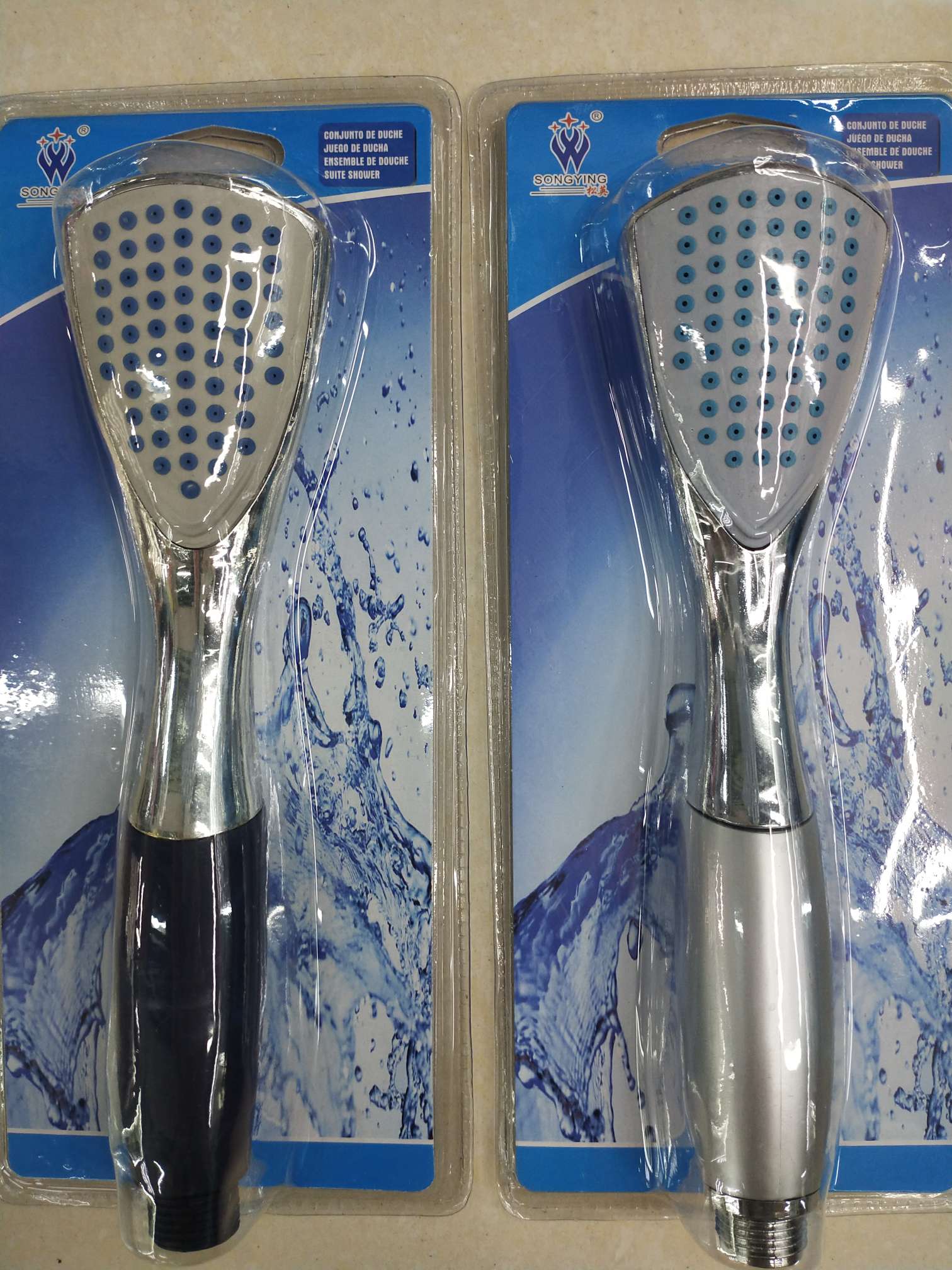 Ducha ducha con ducha triángulo