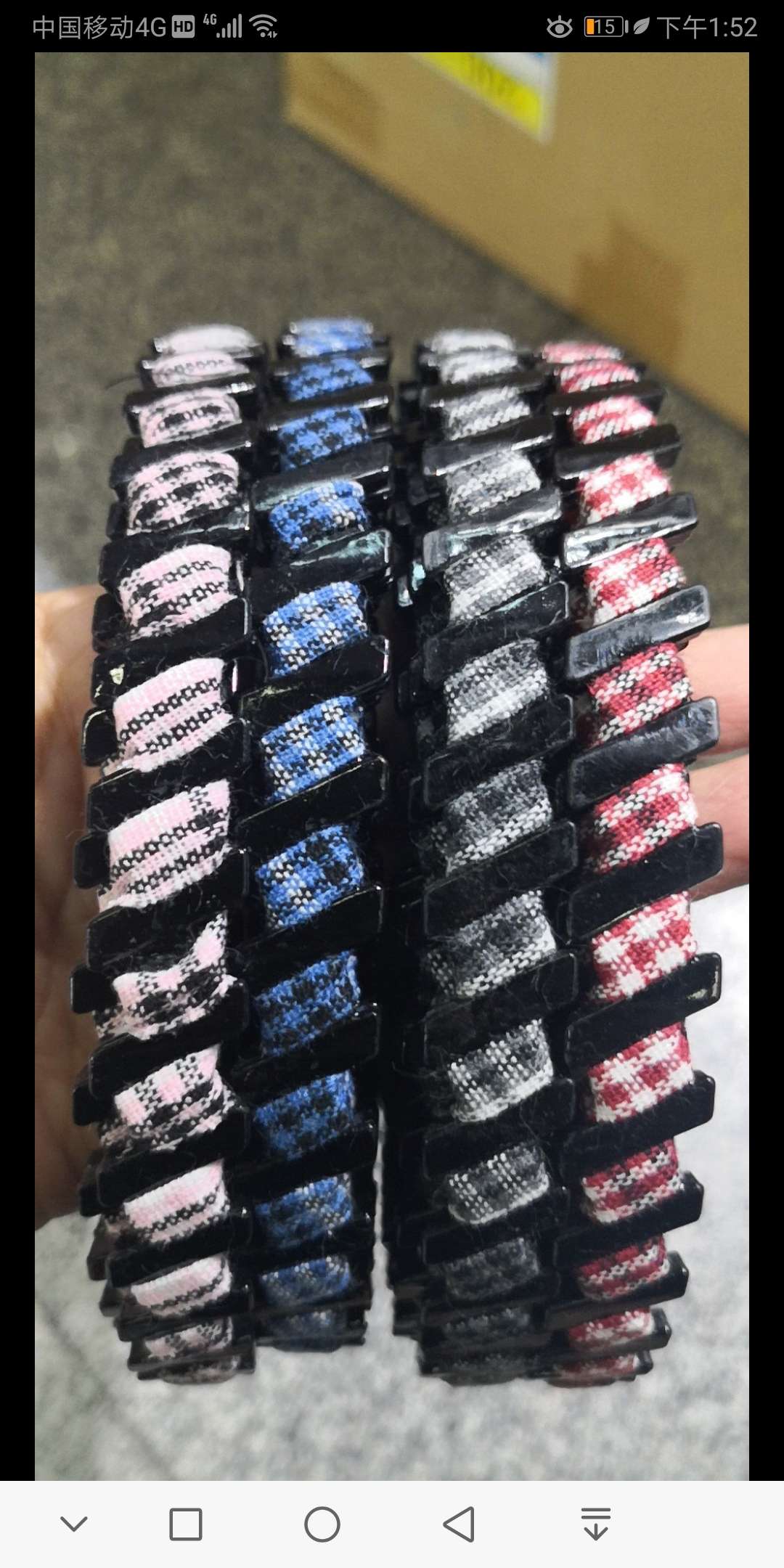 The new Korean-style hair accessory with regular small checkered fabric for women is a simple and versatile hair accessory