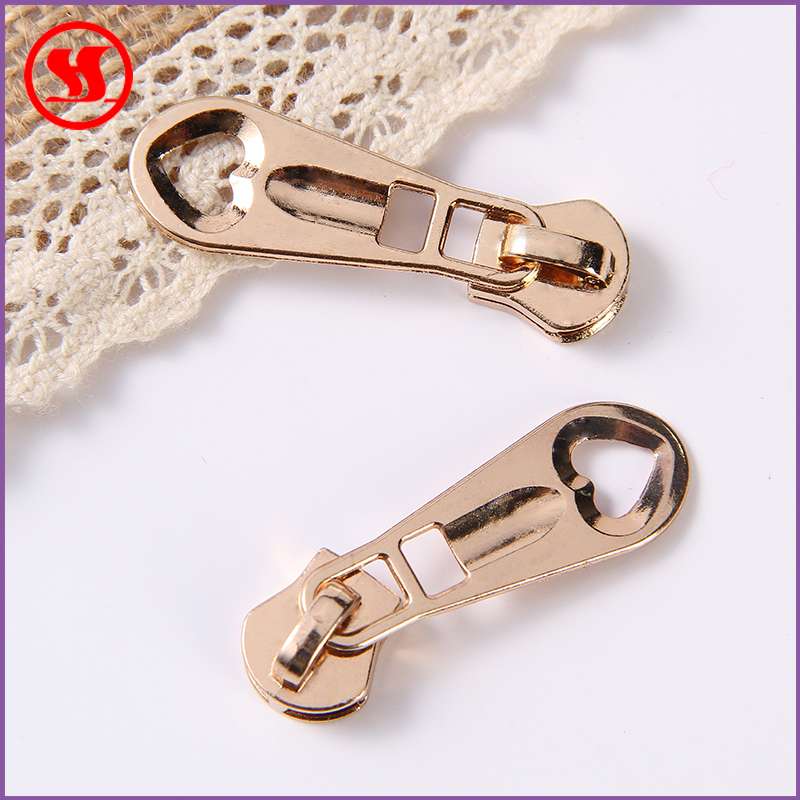 No. 5 metal gold-plated heart puller