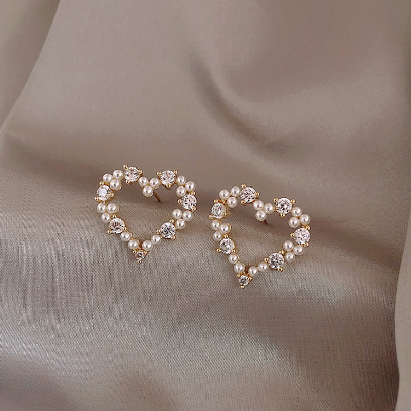 Pearl water diamond heart-shaped stud earrings