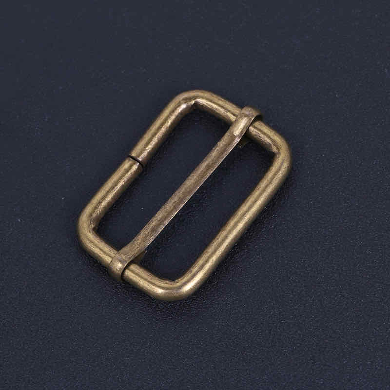 The manufacturer wholesals a large quantity of high-quality luggage accessories, including metal pull core buckles, iron wire buckles, three-position buckles and adjustable buckles undefined