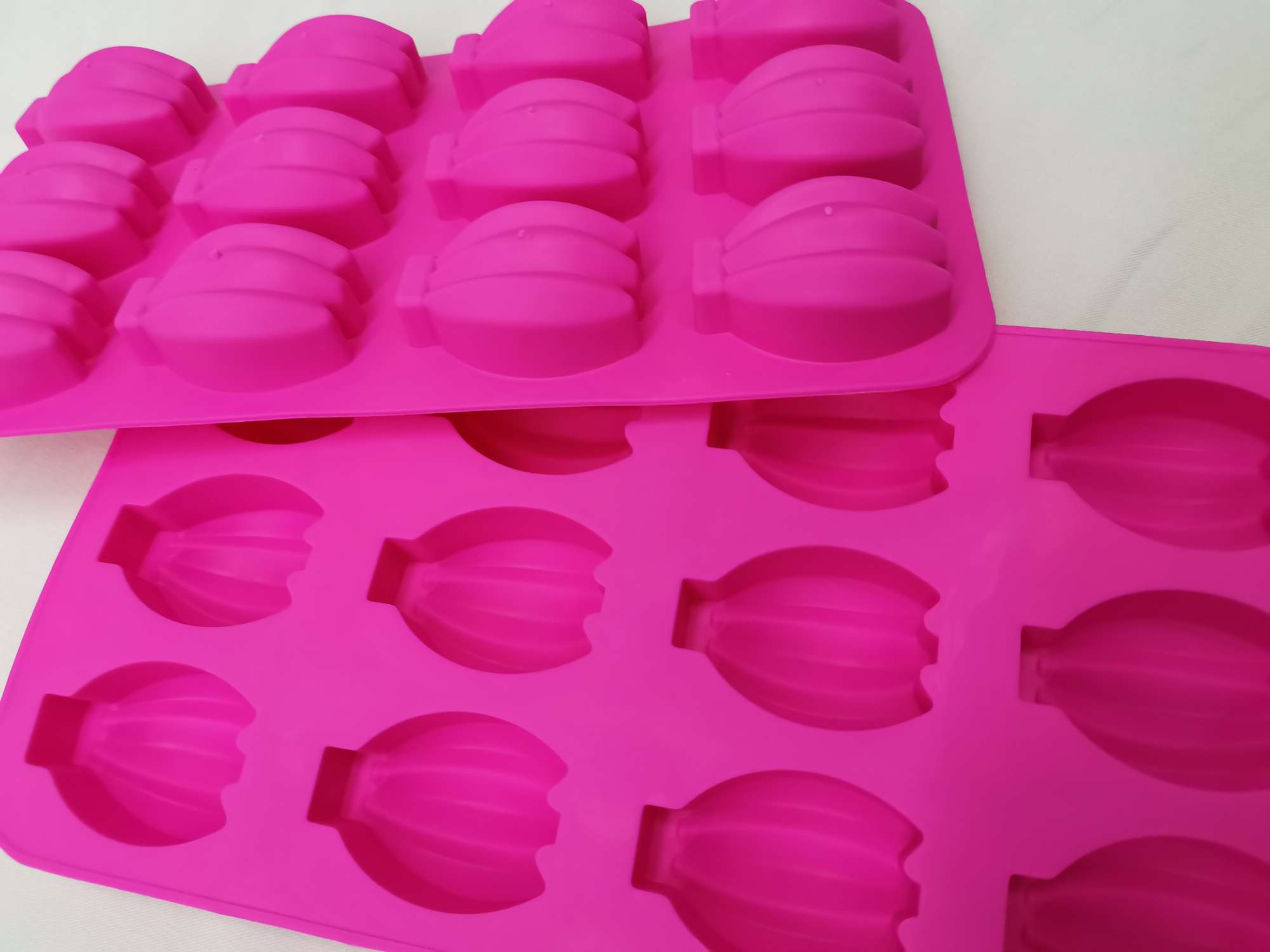 小香蕉冰格两个装白底实物图