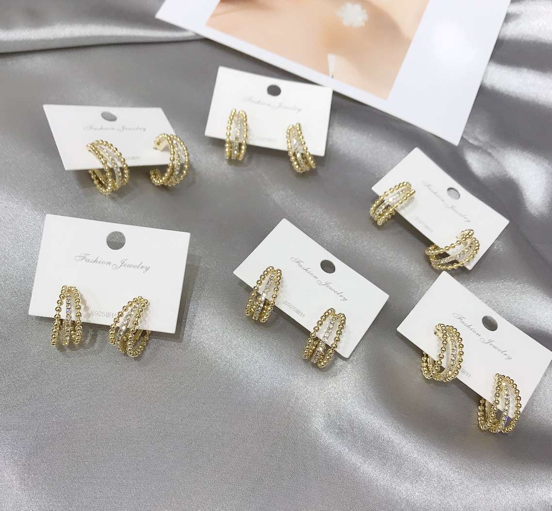 轻奢款满锆耳钉