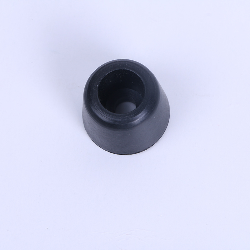 Factory wholesale of luggage accessories, shock-absorbing luggage, plastic standing feet, nail foam, pull rods, box material, foot pads, and other accessories in stock undefined