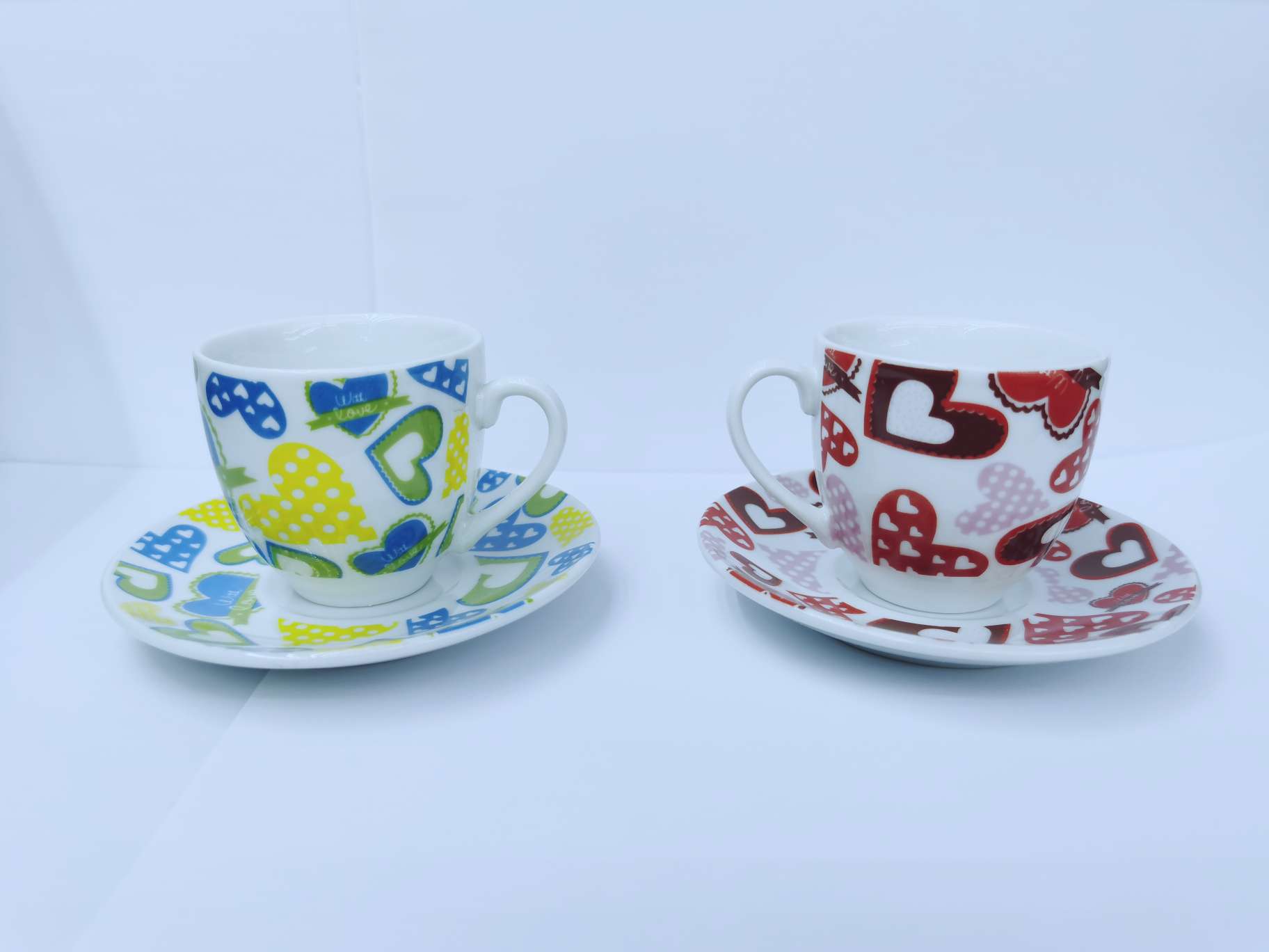 90CC small cups and saucers 2 cups and 2 cups of hearts thumbnail