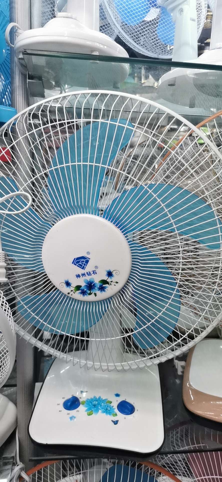 400 16-inch fans