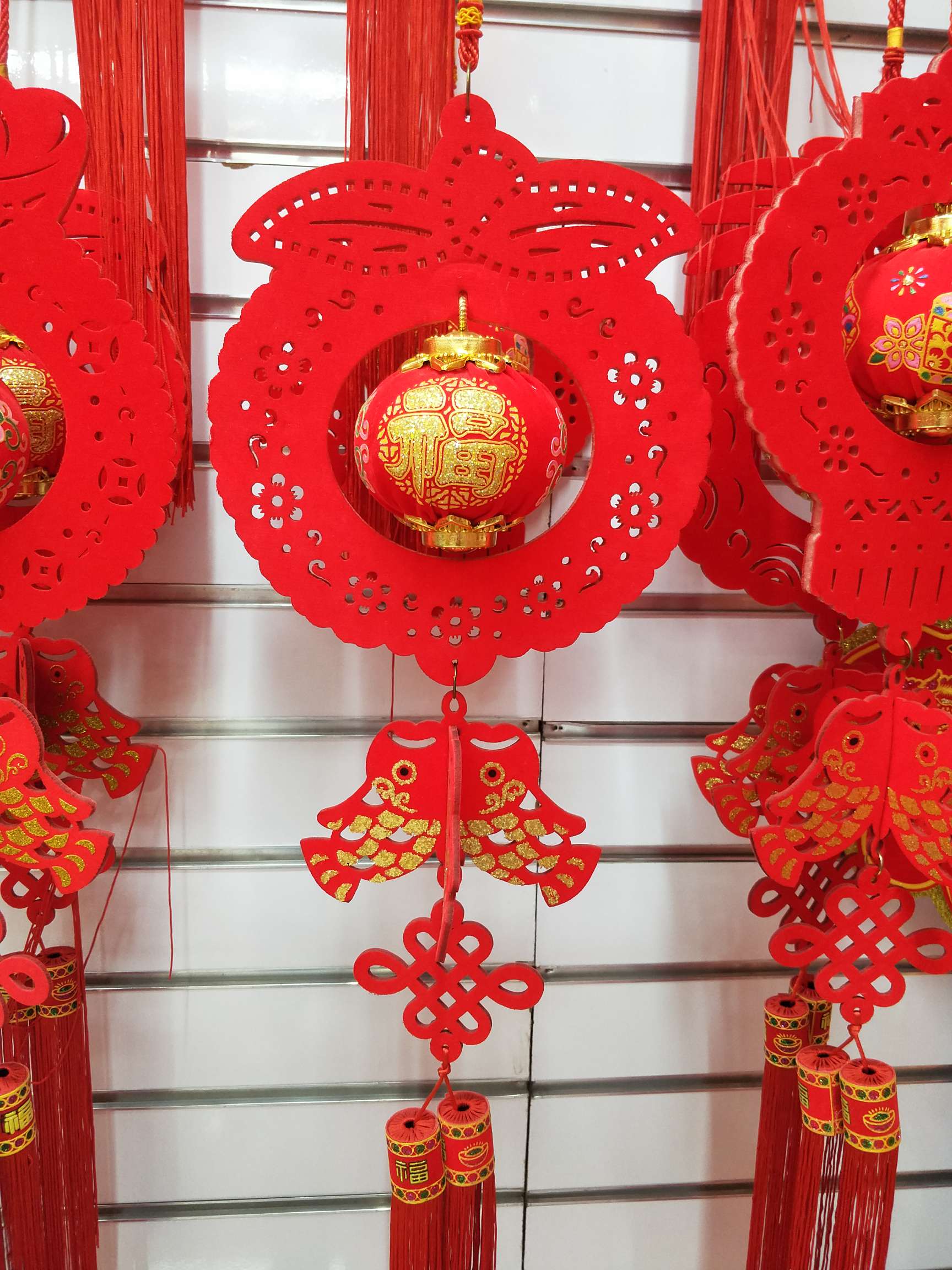 Home decoration festival gifts jw-06-15 Hollowed-out money bags, lanterns, double fish velvet printed money bags, lucky bag strings and pendants details Picture