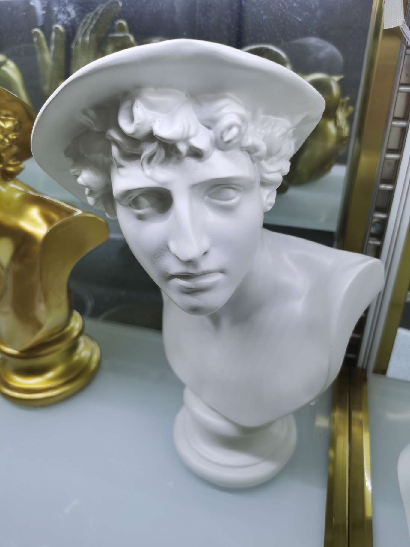 人物头像陶瓷装饰工艺品产品图