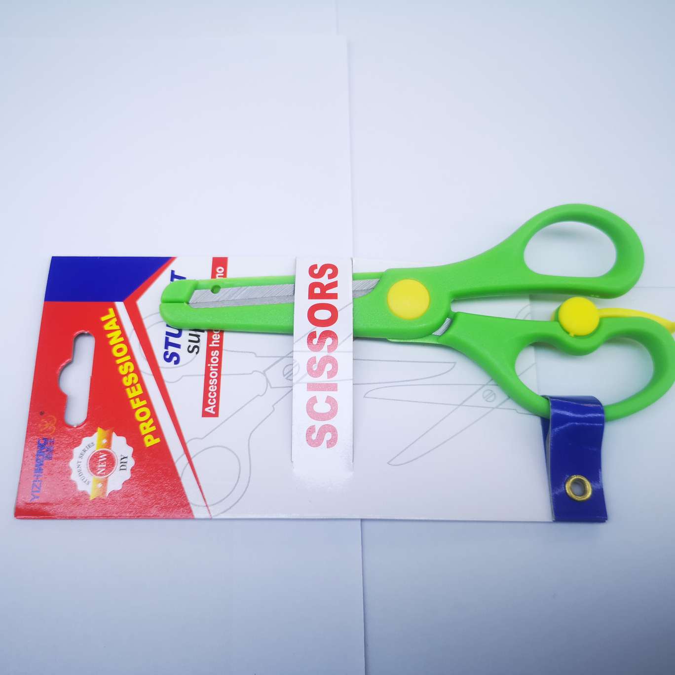 Yizhiwang 7009-D nail card Scissors, 24 pieces per box, each box mixed in color, product size 13.5*6 Specification image