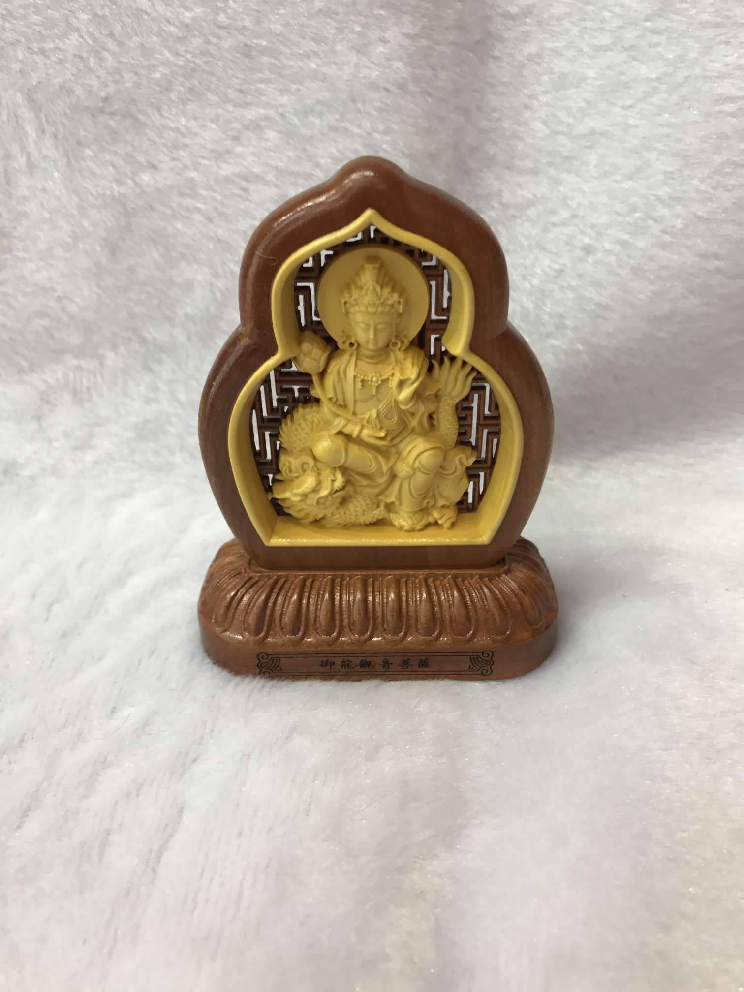 Two-color wooden car ornaments