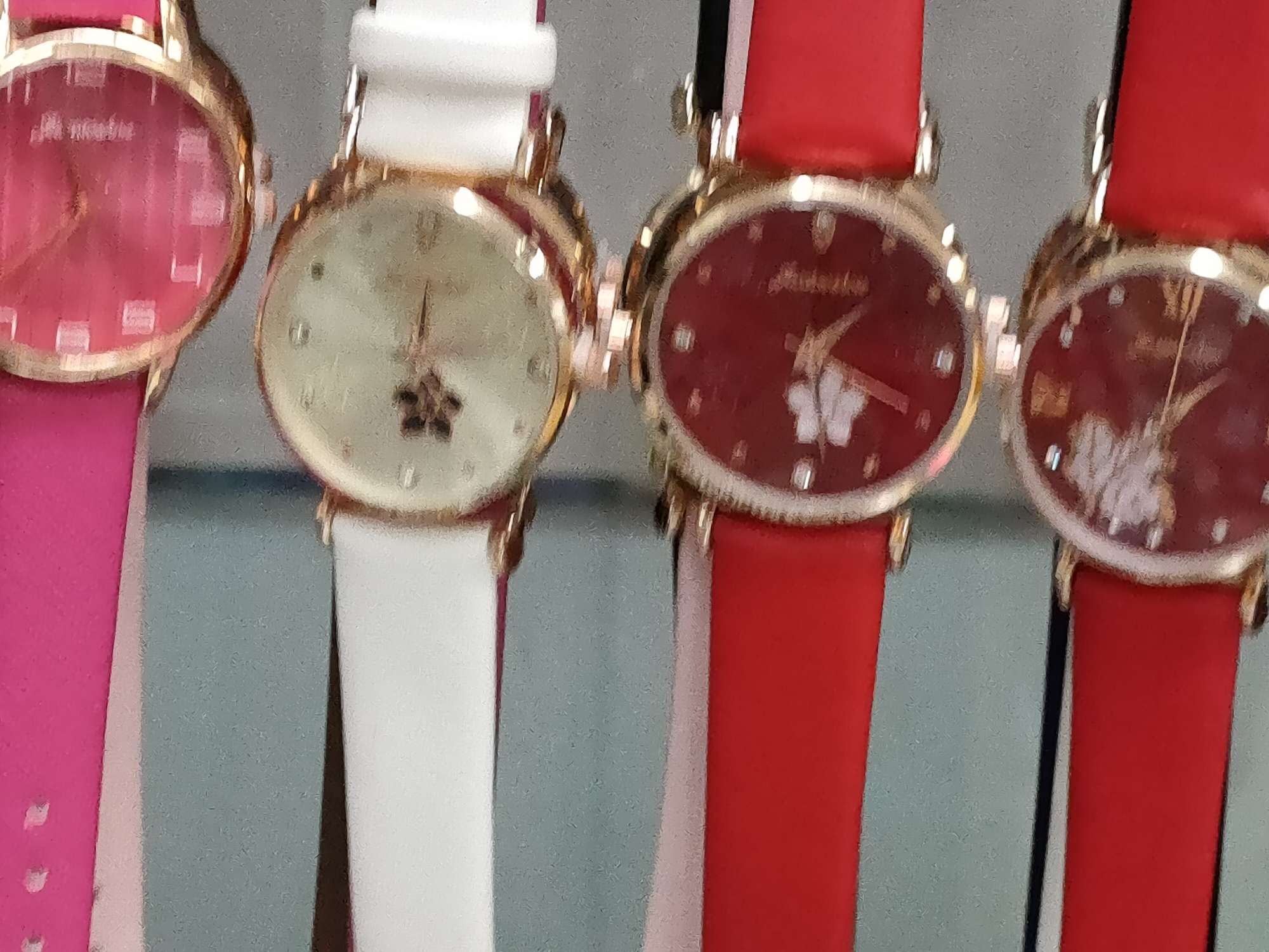 Xiaohua multi-color round watch details Picture