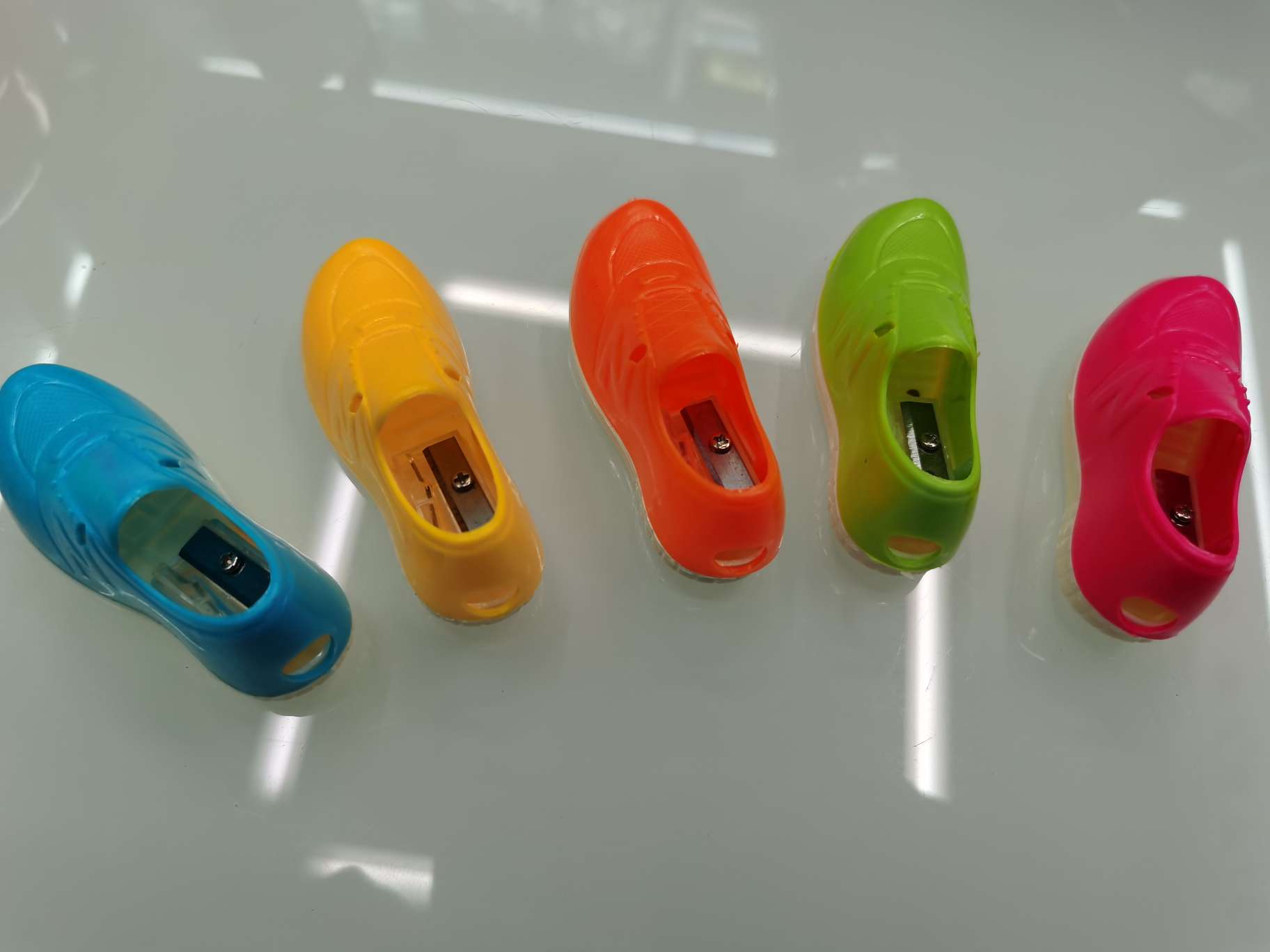 Single-hole shoe-shaped pencil sharpener, creative cartoon pencil sharpener undefined