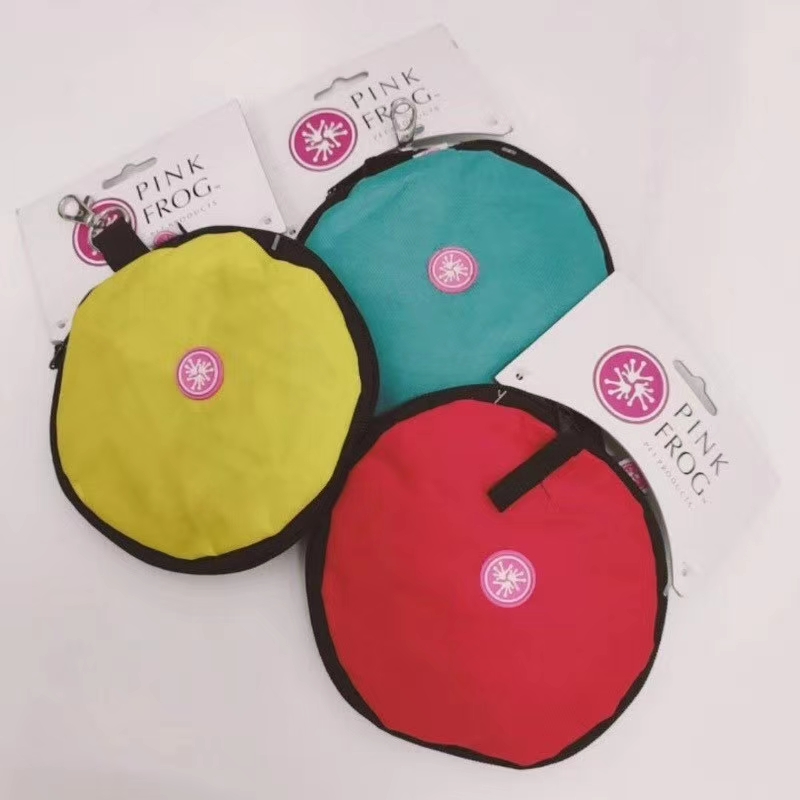 Oxford cloth folding double dog bowl out portable dog bowl, good quality!
Go out, travel, etc...
Let the baby is not afraid to eat and drink undefined