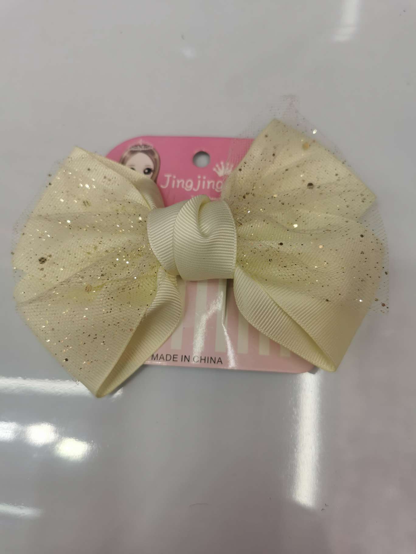 Sequined beige duck sandwich details Picture