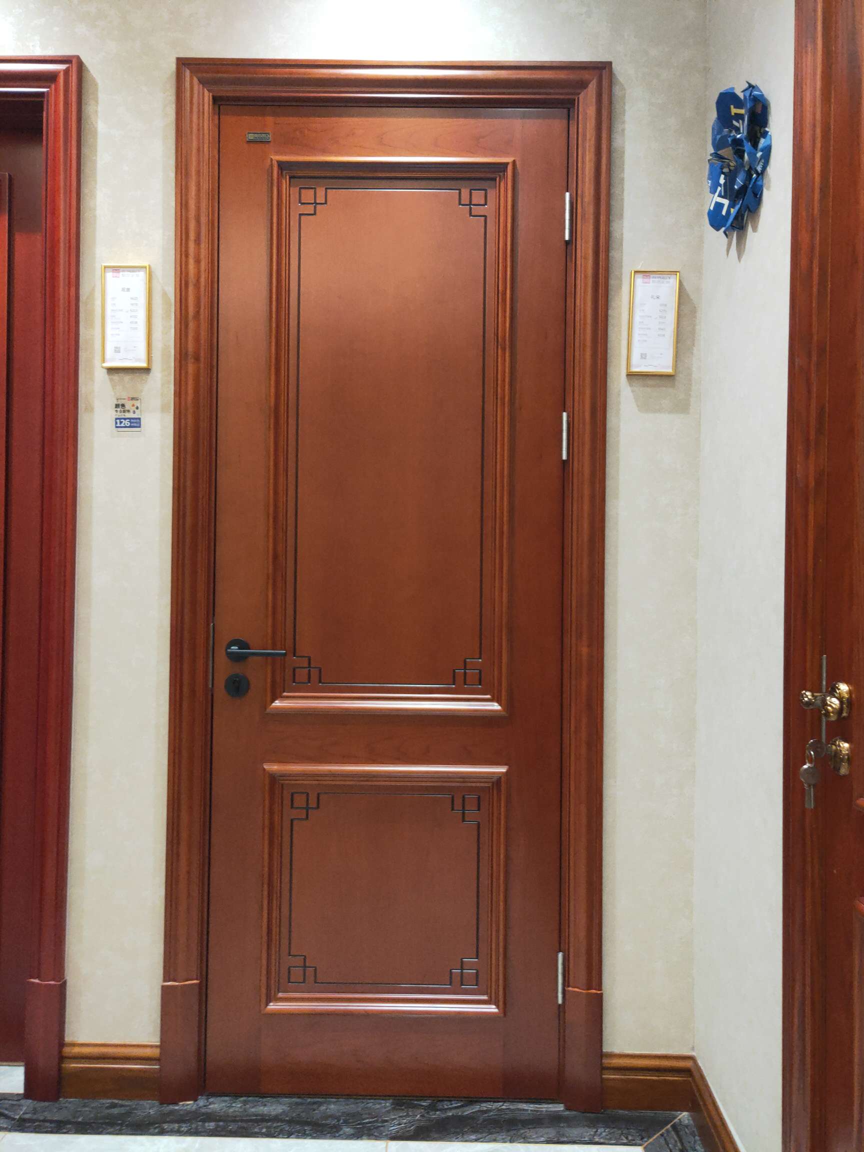 Li Song, this door is suitable for the new Chinese style, there are 126 colors to choose from