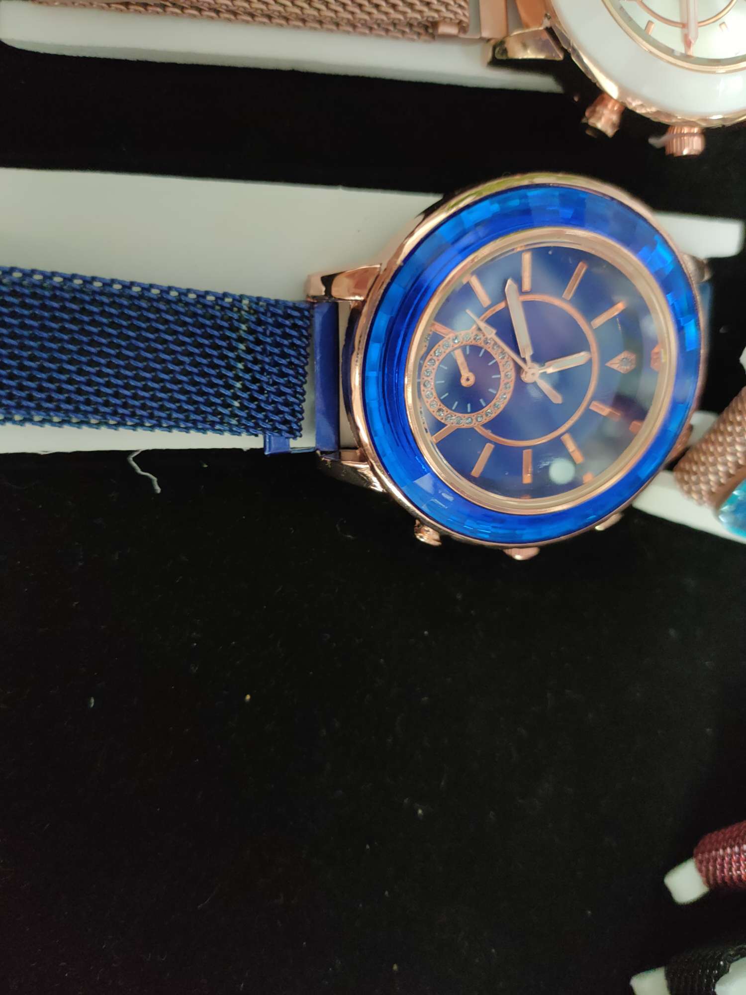 The new waterproof gear watch from ins has become a bestseller and a social media sensation details Picture