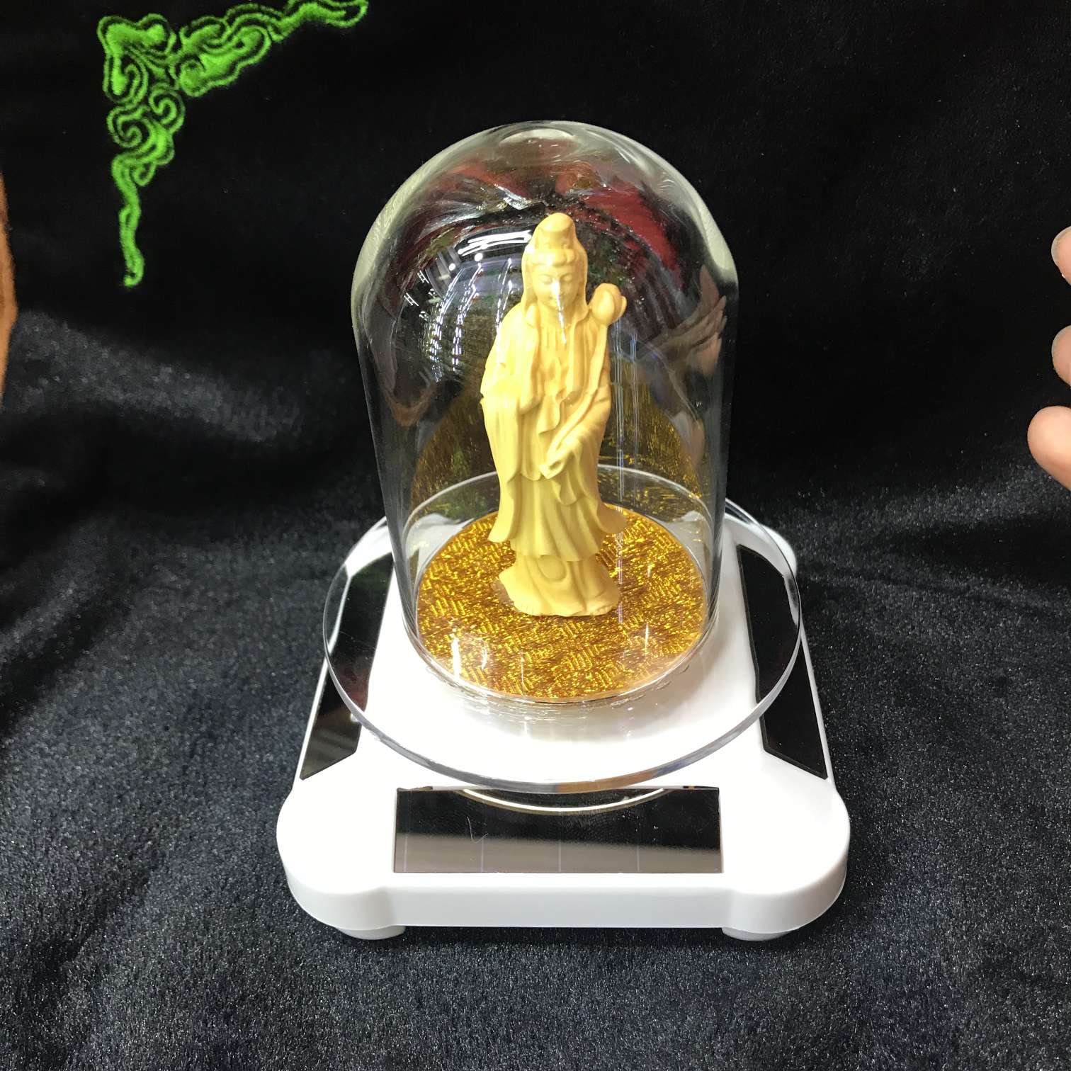 Solar-powered boxwood Guanyin series undefined