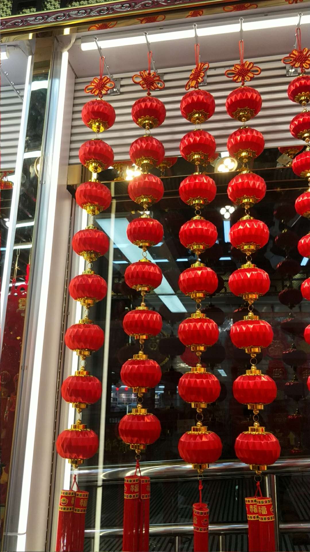 Home decoration 9cm eight silk light lantern string pendants, New Year and Spring Festival decoration indoor hanging ornaments factory direct sales