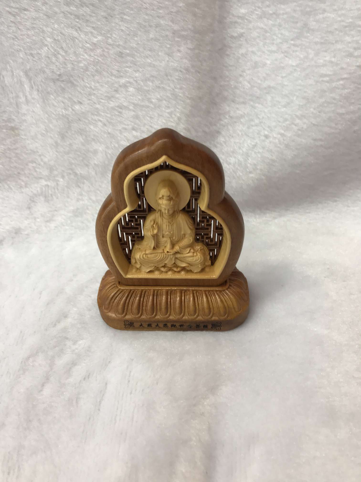 Two-color wooden car ornaments Application Scenario